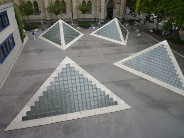 Pyramidenplatz – Basel