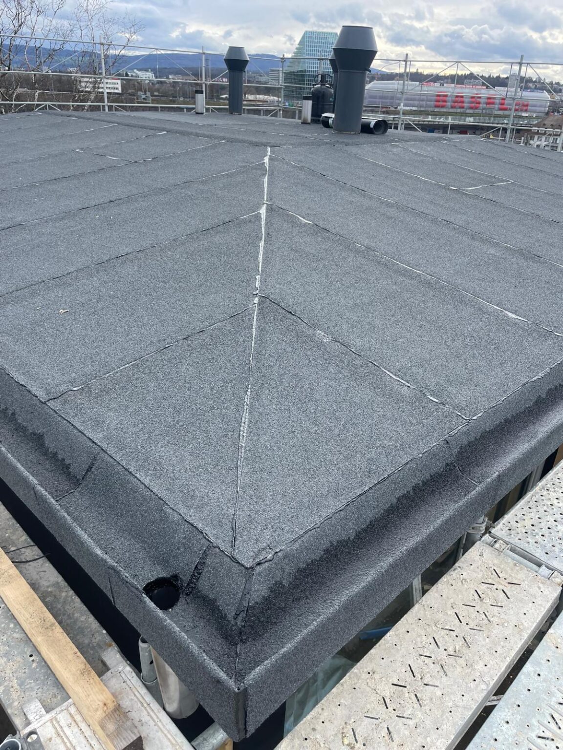 Muttenzerstrasse Birsfelden Neubau drei MFH’s Warmdach als Nacktdach